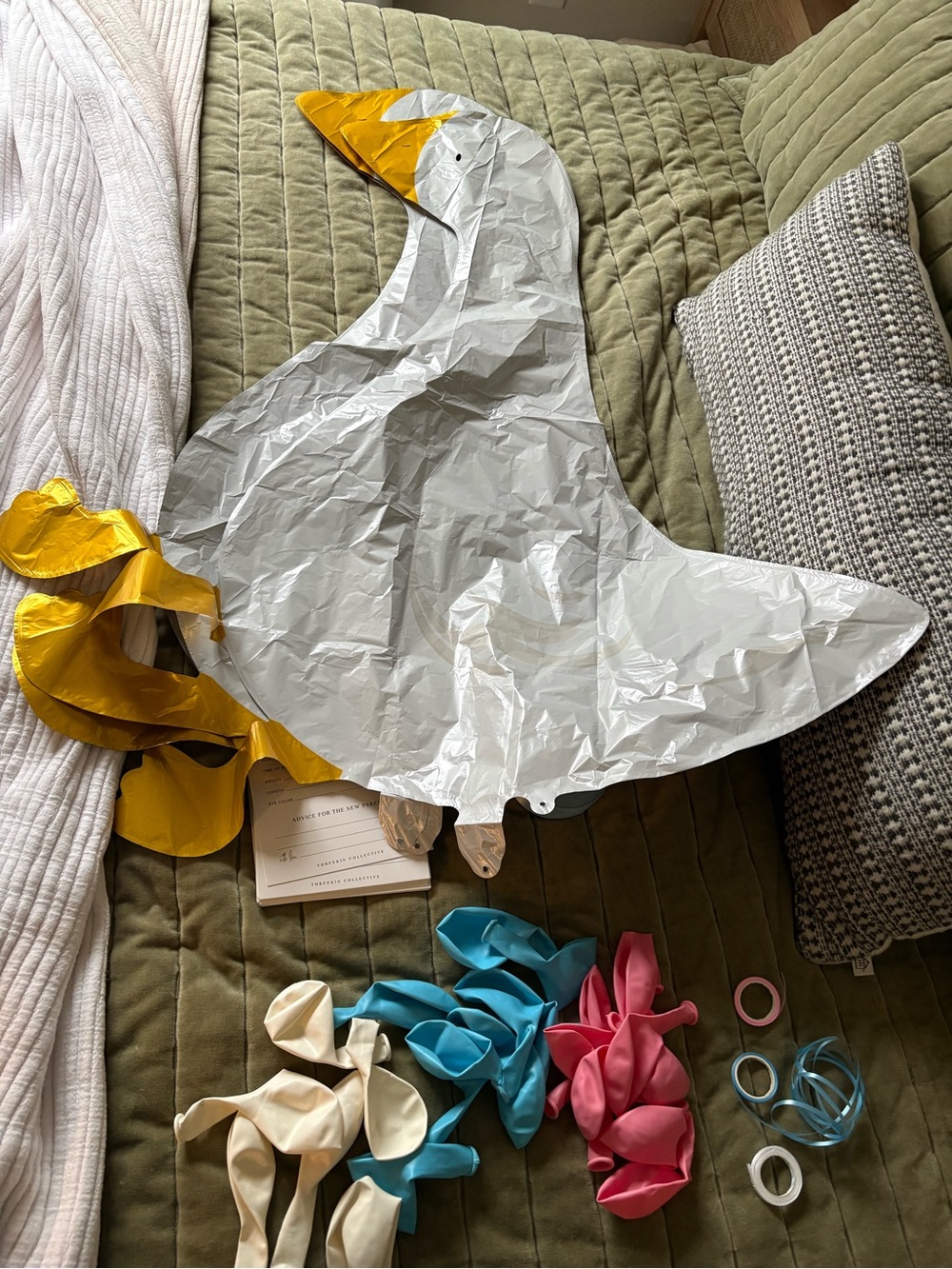 Baby shower/gender reveal party decor